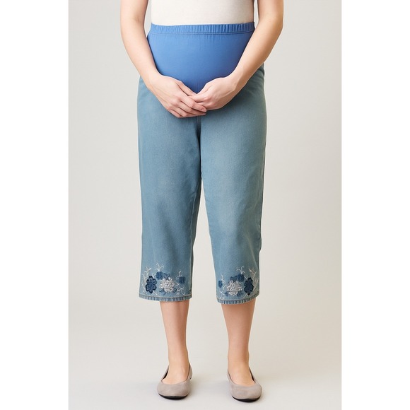 Vtg Maternity Capri Jeans • Floral Embroidered Blue Denim Baby & Me Sz Medium - Picture 1 of 7